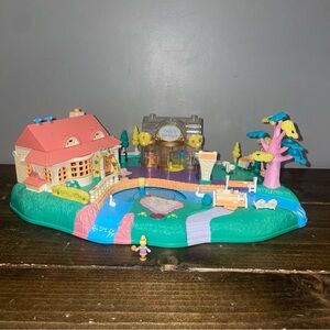 Vintage 1996 Polly Pocket Polly’s Magical Movin’ Pollyville Playset w/ Polly